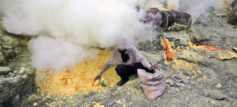 Illustration for article titled Inside the Toxic Sulfur Quarries That Keep Your Tires Rolling